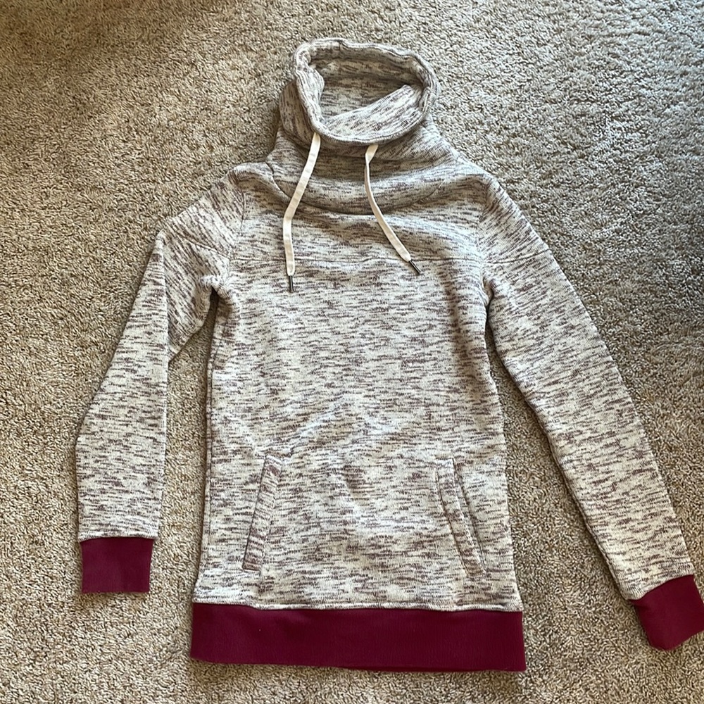 Roxy Taupe and Burgundy Loose Turtleneck Sweatshirt